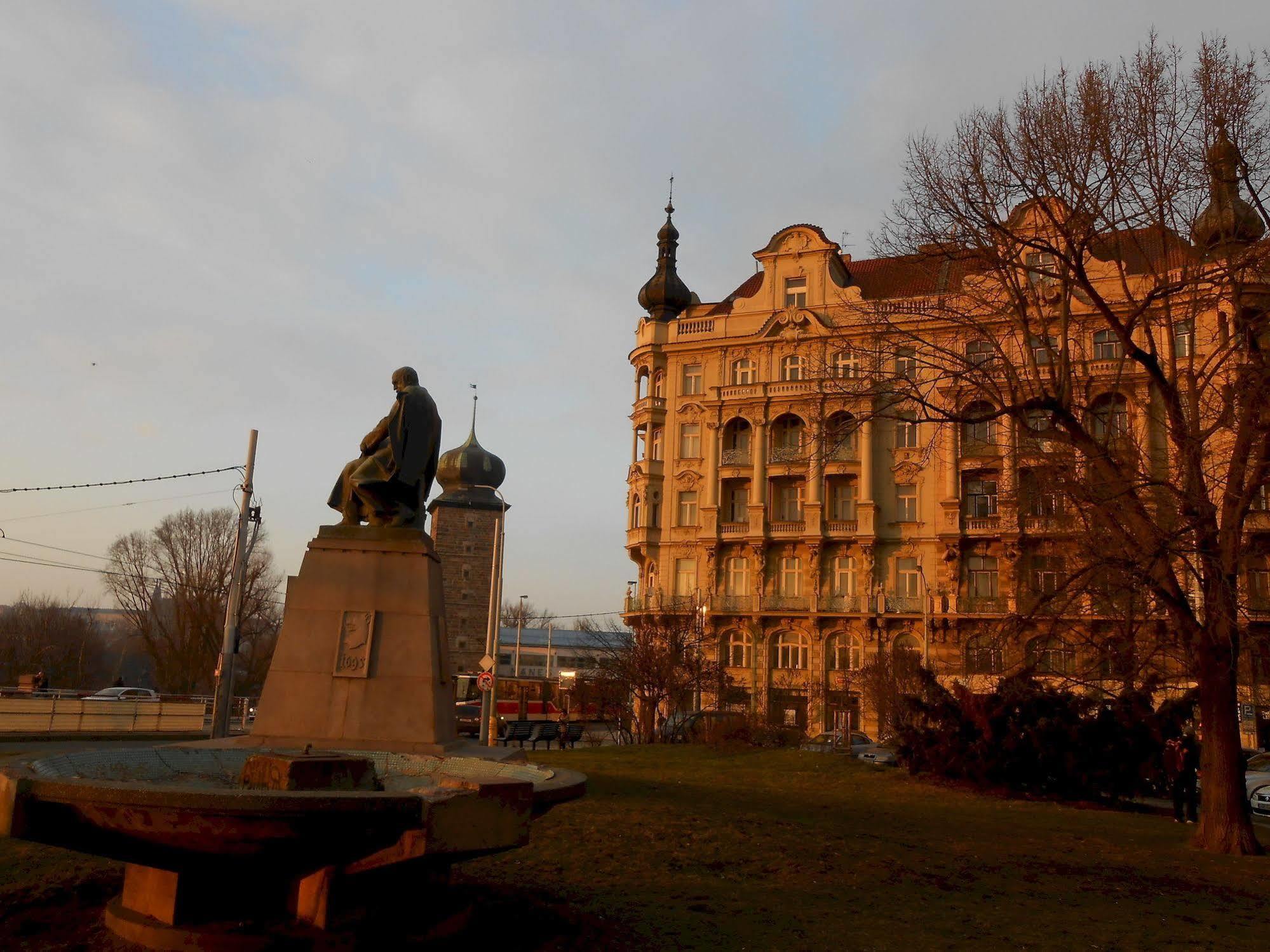 The Palace Suites And Apartments Prága Kültér fotó