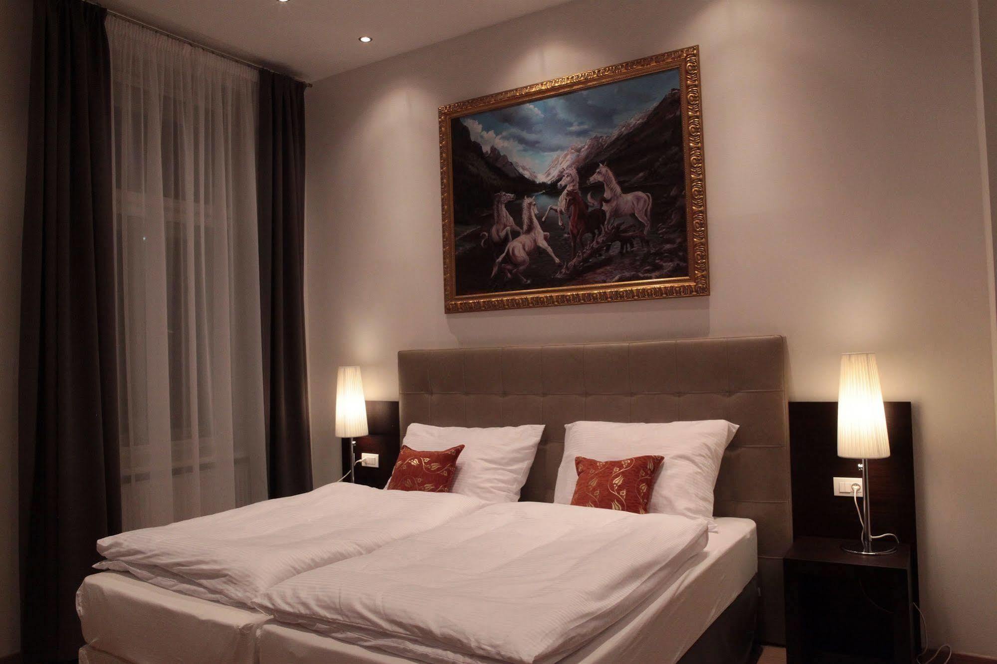 The Palace Suites And Apartments Prága Kültér fotó